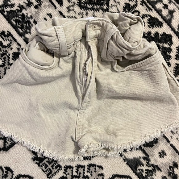 Set of toddler girl bottoms. Joes brand, Zara, and Levi’s. Size range from 4t-6 - Picture 4 of 5